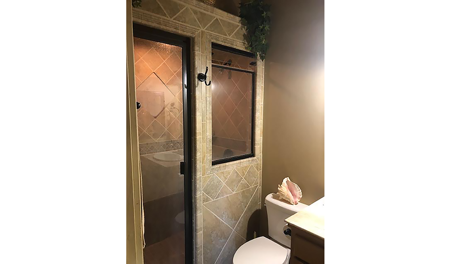 tile-shower-glass-pueblo